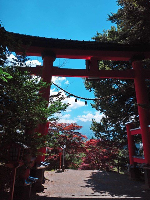 新屋山神社